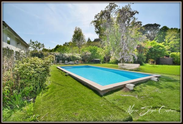 Propriété à vendre 7 pièces BENESSE MAREMNE (40) au calme avec dépendance.