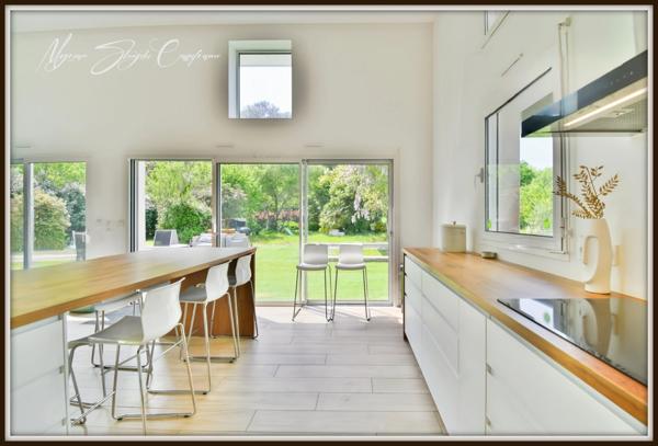 Propriété à vendre 7 pièces BENESSE MAREMNE (40) au calme avec dépendance.