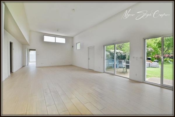 Propriété à vendre 7 pièces BENESSE MAREMNE (40) au calme avec dépendance.