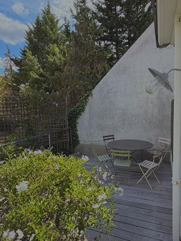 Hauts Pavés-St Pasquier, charmante maison nantaise de 7 pièces des années 1950 de 143 m2 avec terrasse, garage à vélos et jardin paysager
