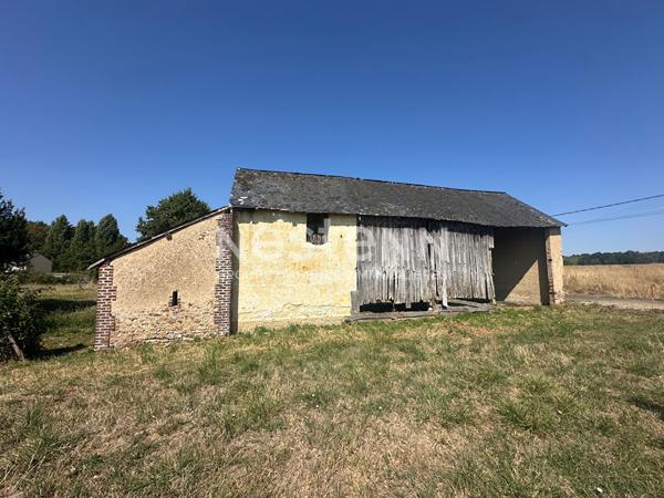 Grange avec écuries et soues à vendre à LA CHATRE-SUR-LE-LOIR (72340)
