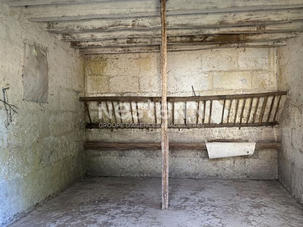 Grange avec écuries et soues à vendre à LA CHATRE-SUR-LE-LOIR (72340)