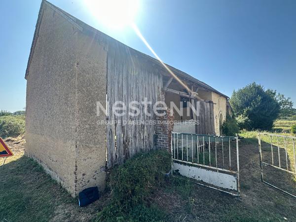 Grange avec écuries et soues à vendre à LA CHATRE-SUR-LE-LOIR (72340)