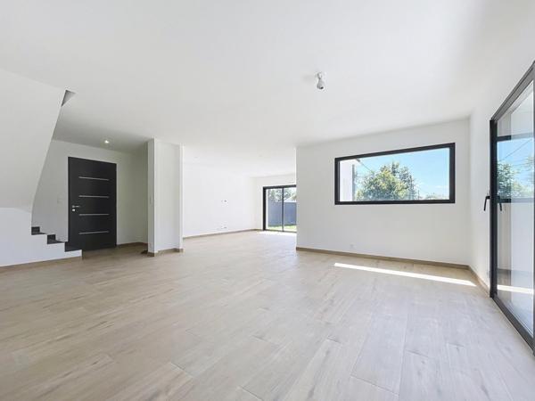 Maison contemporaine 2024 de 132m²