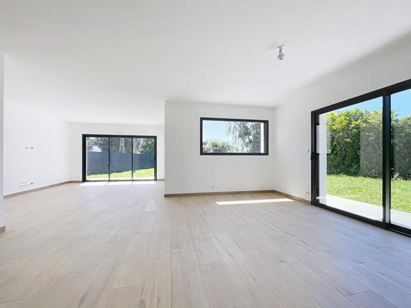 Maison contemporaine 2024 de 132m²