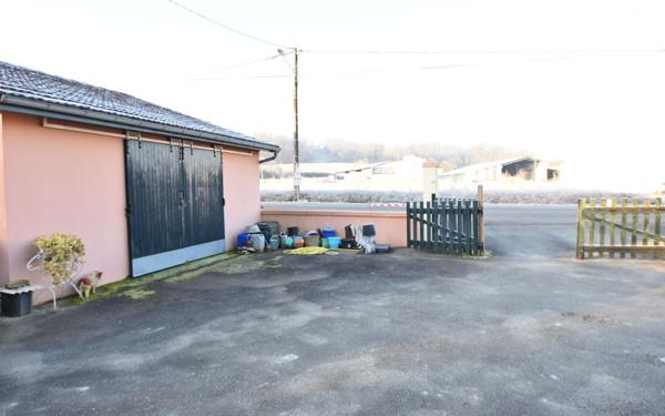 Immeuble à vendre    9 pièces •  Samadet