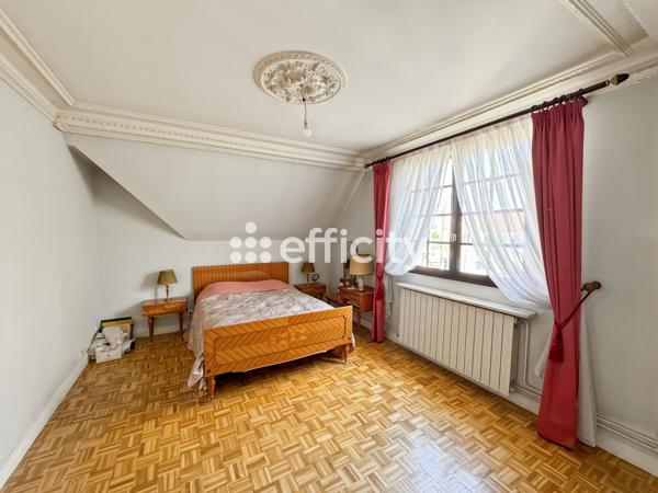Maison
         7 pièces
        - 153 m² 434 000 € *