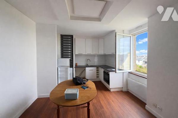 PLOUGONVELIN - HYPER CENTRE - DUPLEX Avec dépendance - 63m² - 2 CHAMBRES