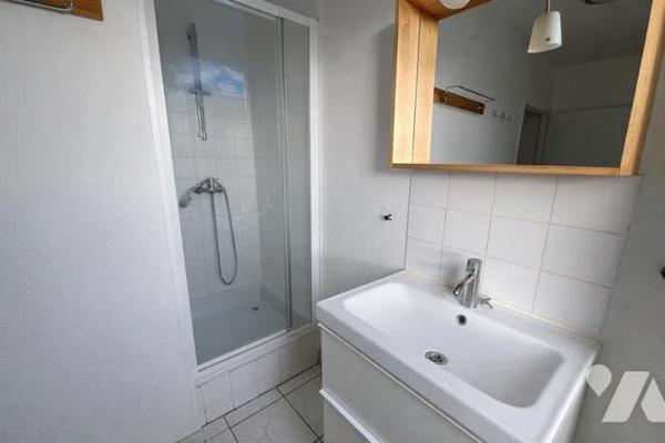 PLOUGONVELIN - HYPER CENTRE - DUPLEX Avec dépendance - 63m² - 2 CHAMBRES