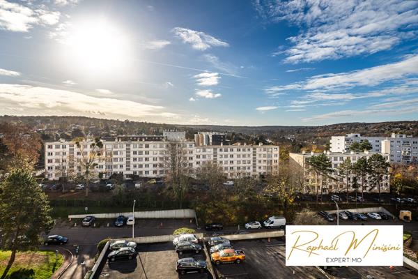 Marly-le-Roi (78160) Domaine de Montval – 4 pièces lumineux en étage élevé, balcons, vue dégagée