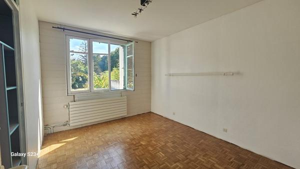 GRANDE MAISON FAMILIALE A RENOVER