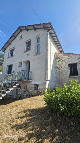 GRANDE MAISON FAMILIALE A RENOVER
