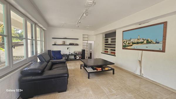 GRANDE MAISON FAMILIALE A RENOVER