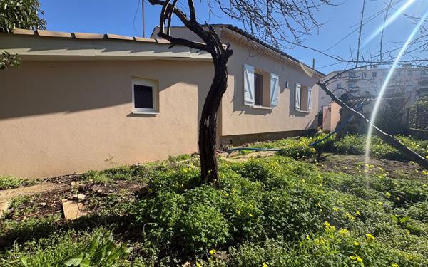 Maison à vendre    4 pièces •  Le Cannet