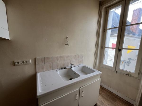 Immeuble à vendre |  Descartes |  163 m²