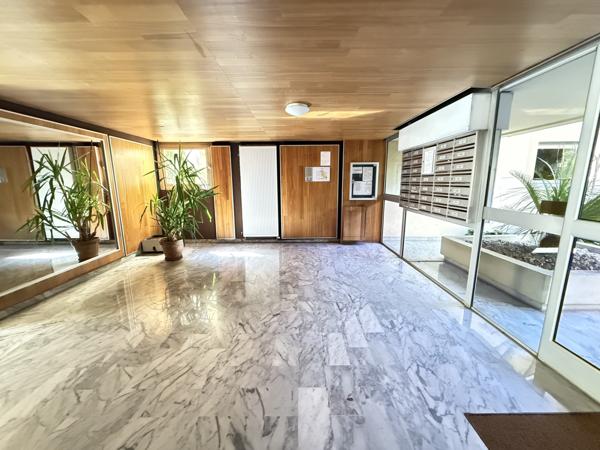 Montpellier (34000) Appartement 4 pièces 2 places de parking et cave Montpellier Antigone