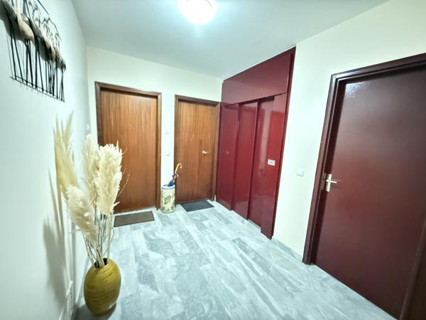 Montpellier (34000) Appartement 4 pièces 2 places de parking et cave Montpellier Antigone