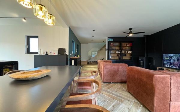 Maison à vendre    4 pièces • 145 m2 Ostwald