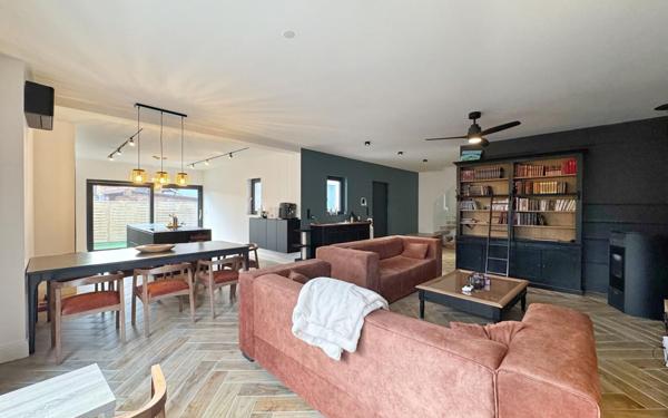 Maison à vendre    4 pièces • 145 m2 Ostwald