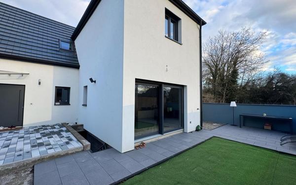 Maison à vendre    4 pièces • 145 m2 Ostwald