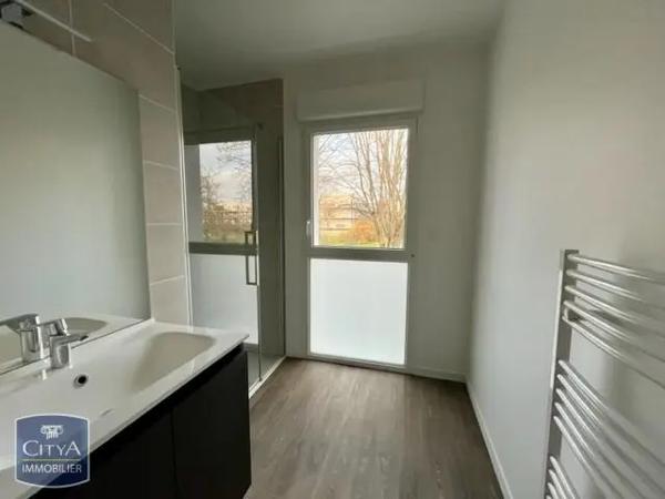Appartement à louer 3 pièces 62.58m² Chartres (28000)