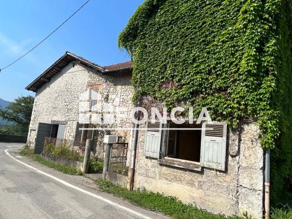 À vendre Maison 6 pièces 235 m² - Saint-ismier 38330