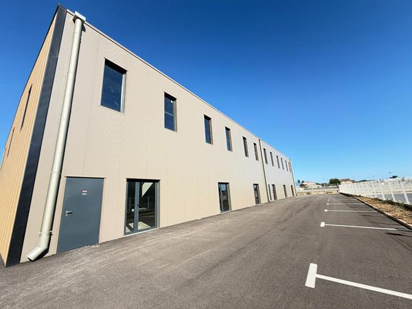 Location local d'activité neuf à Lucciana, proche aéroport Bastia-Poretta