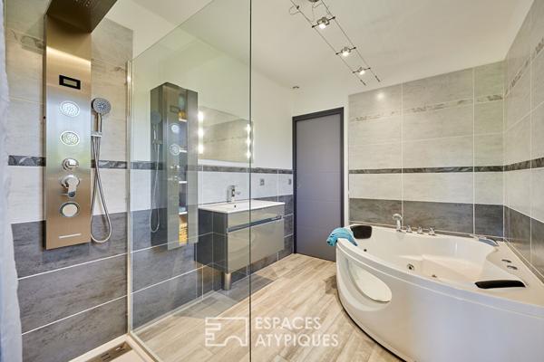 Contemporaine de caractère avec piscine