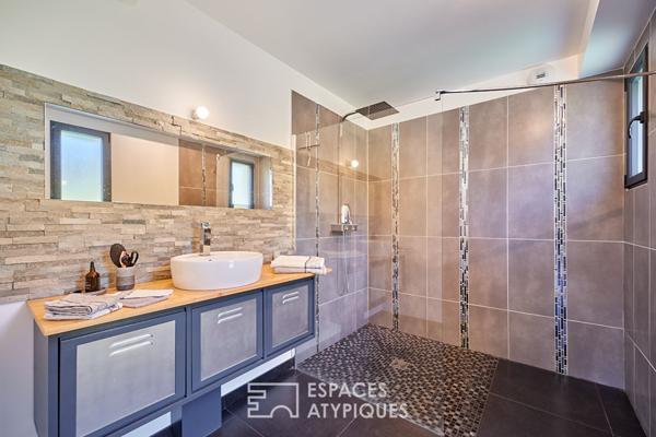 Contemporaine de caractère avec piscine