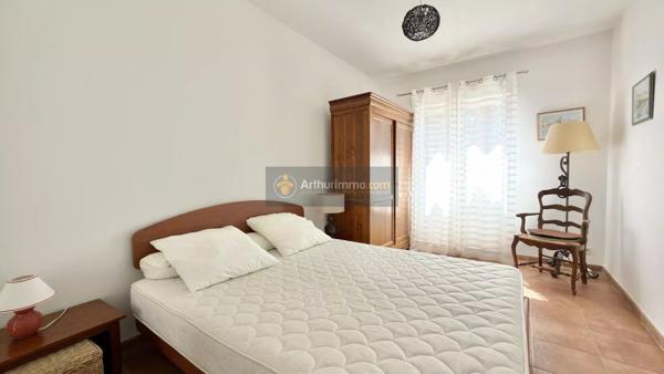Vente                                                      Maison
                        
                     8 pièces                      190 m2                     à Fréjus