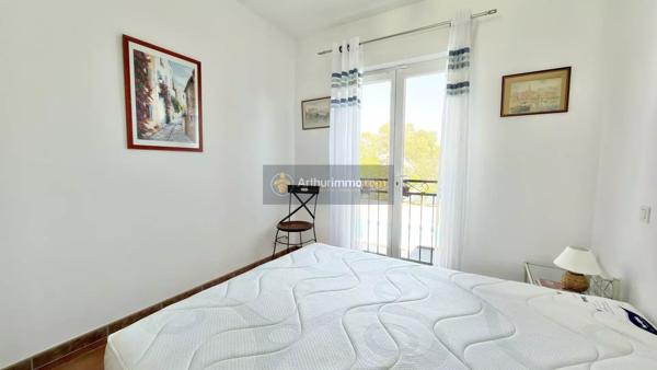 Vente                                                      Maison
                        
                     8 pièces                      190 m2                     à Fréjus