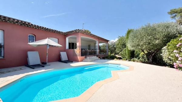 Vente                                                      Maison
                        
                     8 pièces                      190 m2                     à Fréjus
