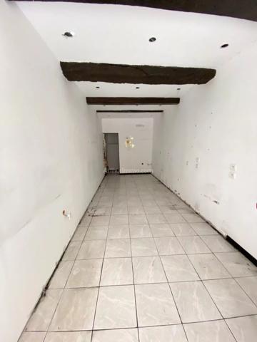 Vente                                                      Local commercial
                        
                     1 pièces                                         à Aubagne