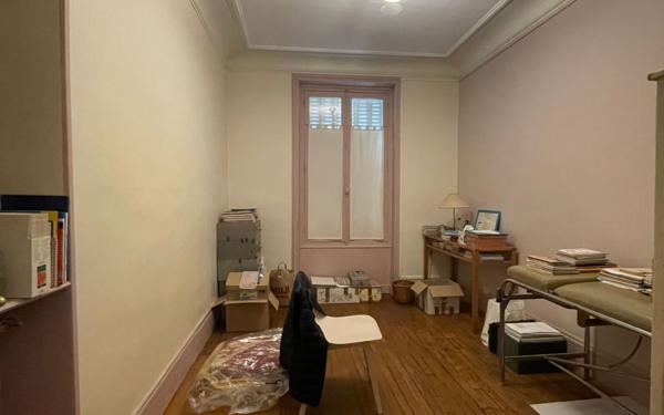 Appartement à vendre    3 pièces • 52,06 m2 Paris 20