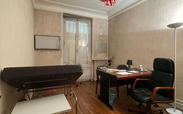 Appartement à vendre    3 pièces • 52,06 m2 Paris 20