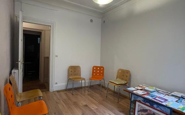 Appartement à vendre    3 pièces • 52,06 m2 Paris 20