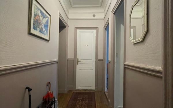 Appartement à vendre    3 pièces • 52,06 m2 Paris 20