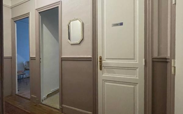 Appartement à vendre    3 pièces • 52,06 m2 Paris 20