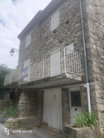 À vendre - Maison individuelle, 5 pièces située à Montpezat-sous-Bauzon (07560)