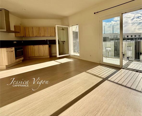 EXCLUSIVITÉ DOCKS VAUBAN - T3 lumineux de 64 m², plein SUD, grand balcon, emplacement parking sécurisé, résidence récente