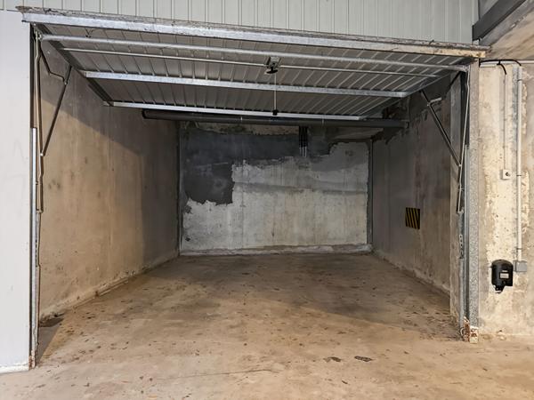 A vendre garage / box Bordeaux 33000