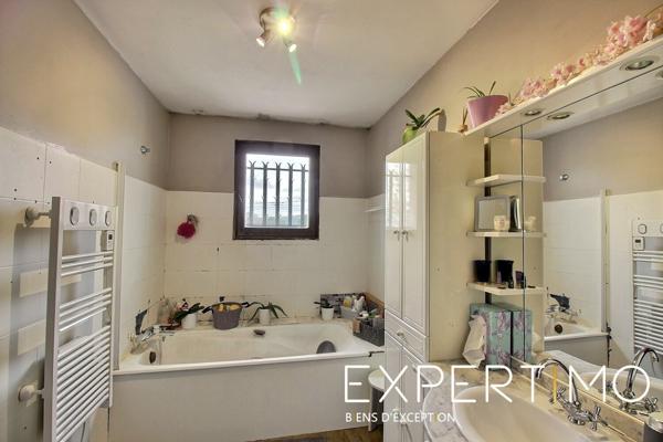 Fuveau (13710) Villa 5 chambres vue sainte Victoire sur 2 Logements