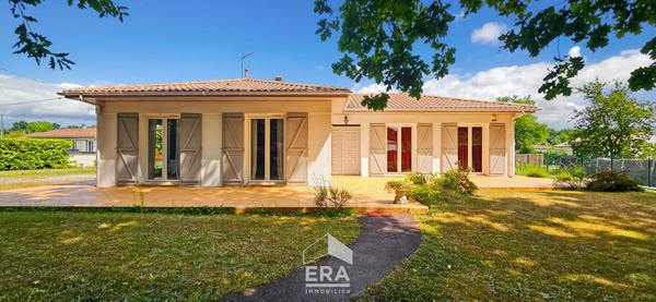 LE PIAN MEDOC 33290 - Maison de plain-pied 115m² sur 1000 m² de terrain - CALME ET ARBORE