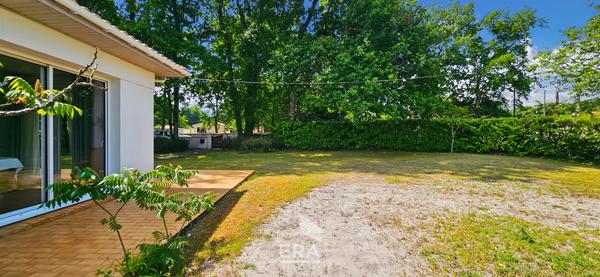 LE PIAN MEDOC 33290 - Maison de plain-pied 115m² sur 1000 m² de terrain - CALME ET ARBORE
