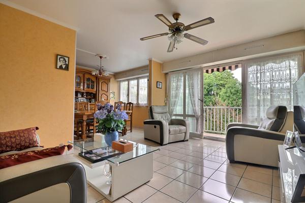 Appartement Le Plessis Bouchard 4 pièce(s) 79.02 m2+ PLACES DE PARKING+ CAVE