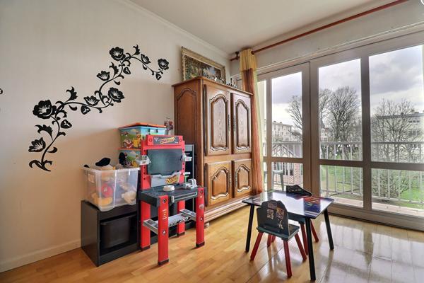 Appartement Le Plessis Bouchard 4 pièce(s) 79.02 m2+ PLACES DE PARKING+ CAVE