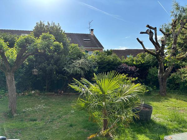 Maison familiale sans travaux 4 chambres, garage et jardin arboré à Villepreux