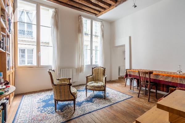 PARIS 4ème -  AU  COEUR DU MARAIS - RUE DES ROSIERS - APPARTEMENT 2 PIECES