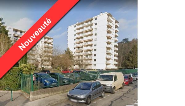 Parking · Location Oullins (69600)
