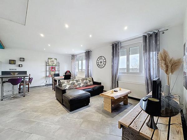 Maison rénovée à vendre à Verneuil sur Vienne - 5 pièces 3 chambres avec grand terrain !